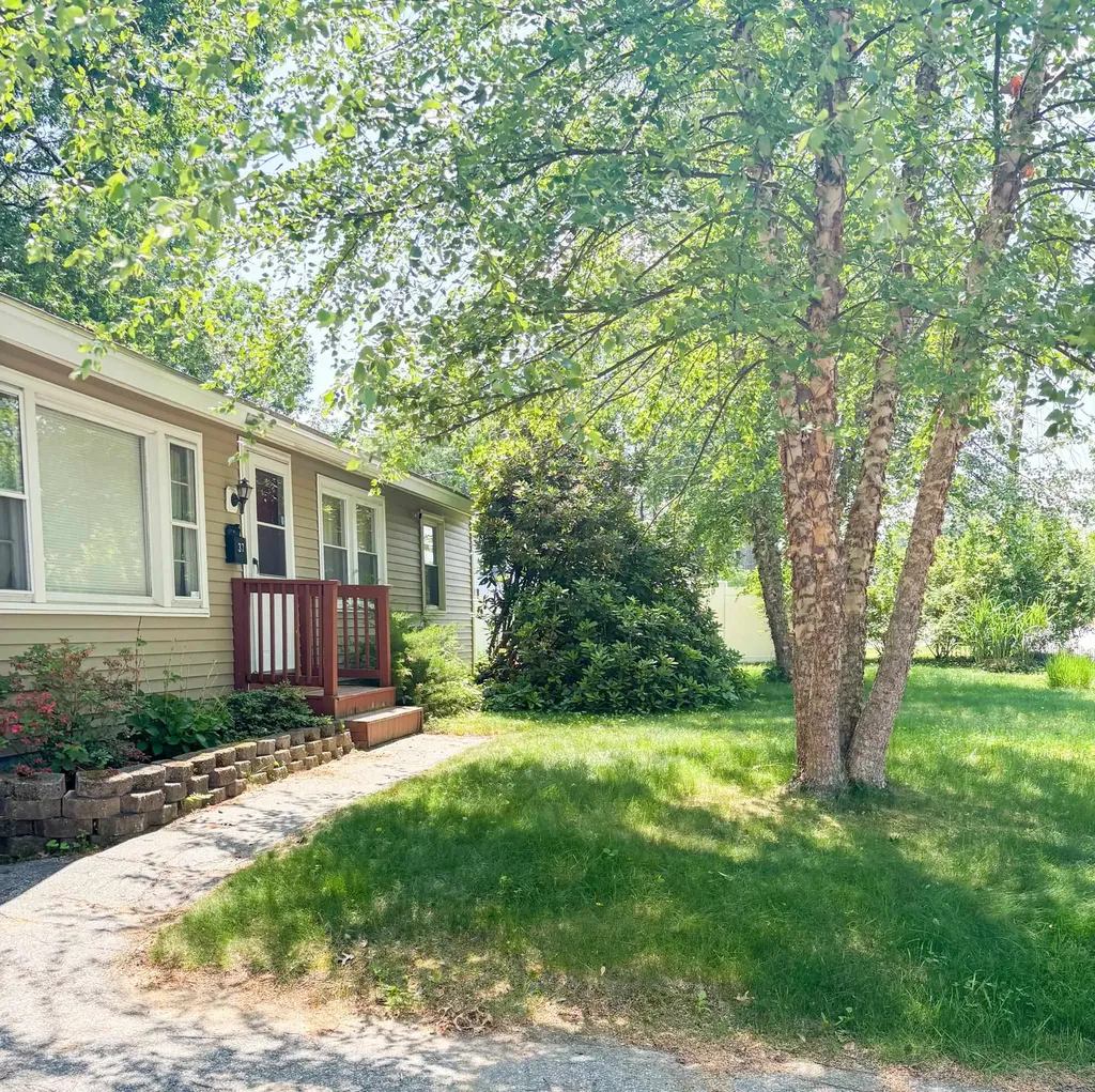 37 Damon Avenue Nashua NH 03064
