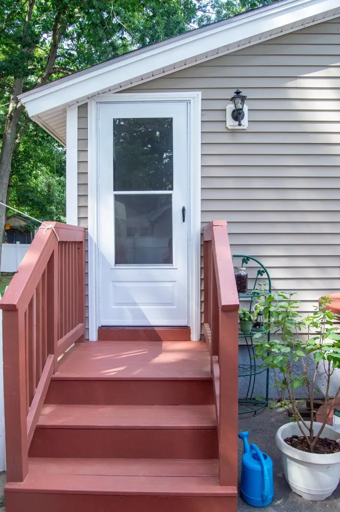 37 Damon Avenue Nashua NH 03064