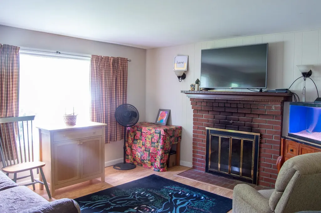37 Damon Avenue Nashua NH 03064