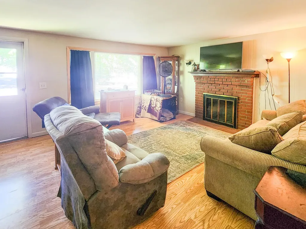 37 Damon Avenue Nashua NH 03064