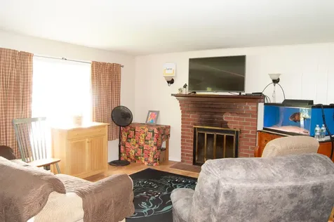 37 Damon Avenue Nashua NH 03064