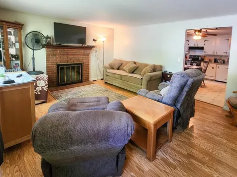 37 Damon Avenue Nashua NH 03064