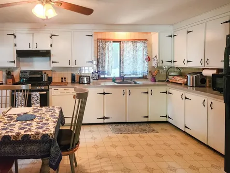 37 Damon Avenue Nashua NH 03064