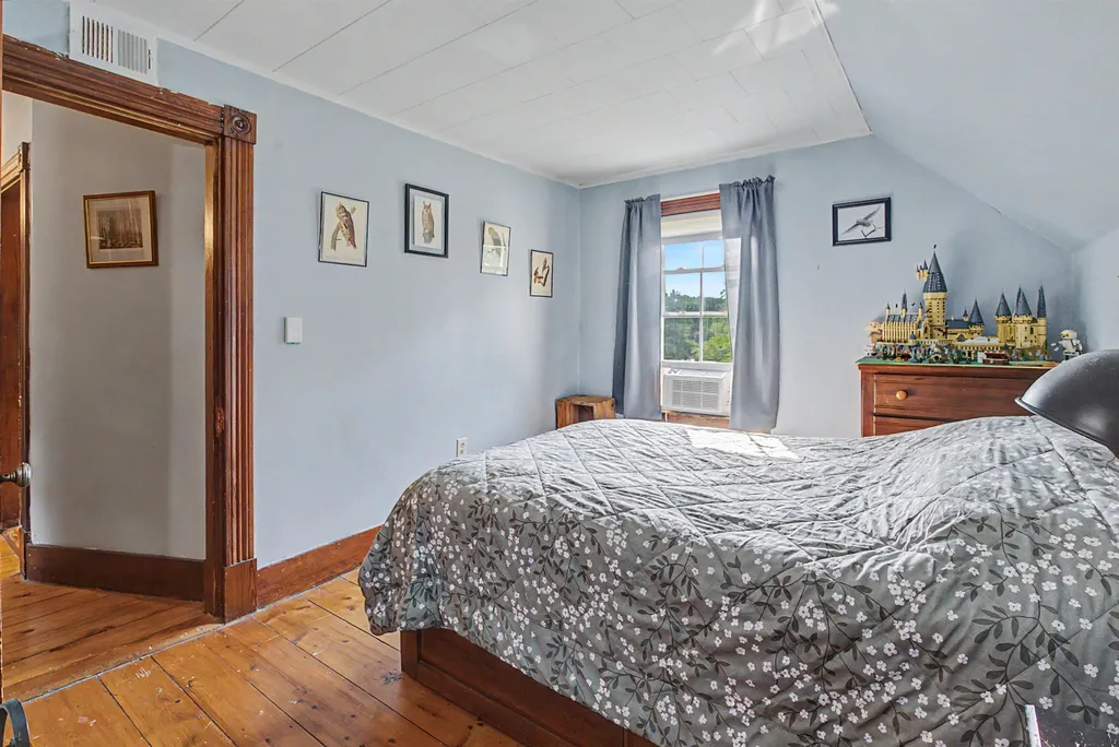 17 South Street Troy NH 03465