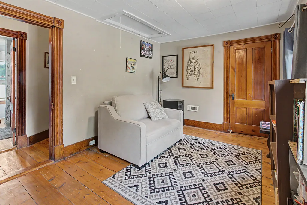 17 South Street Troy NH 03465