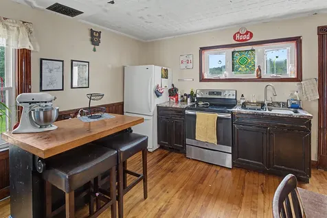 17 South Street Troy NH 03465
