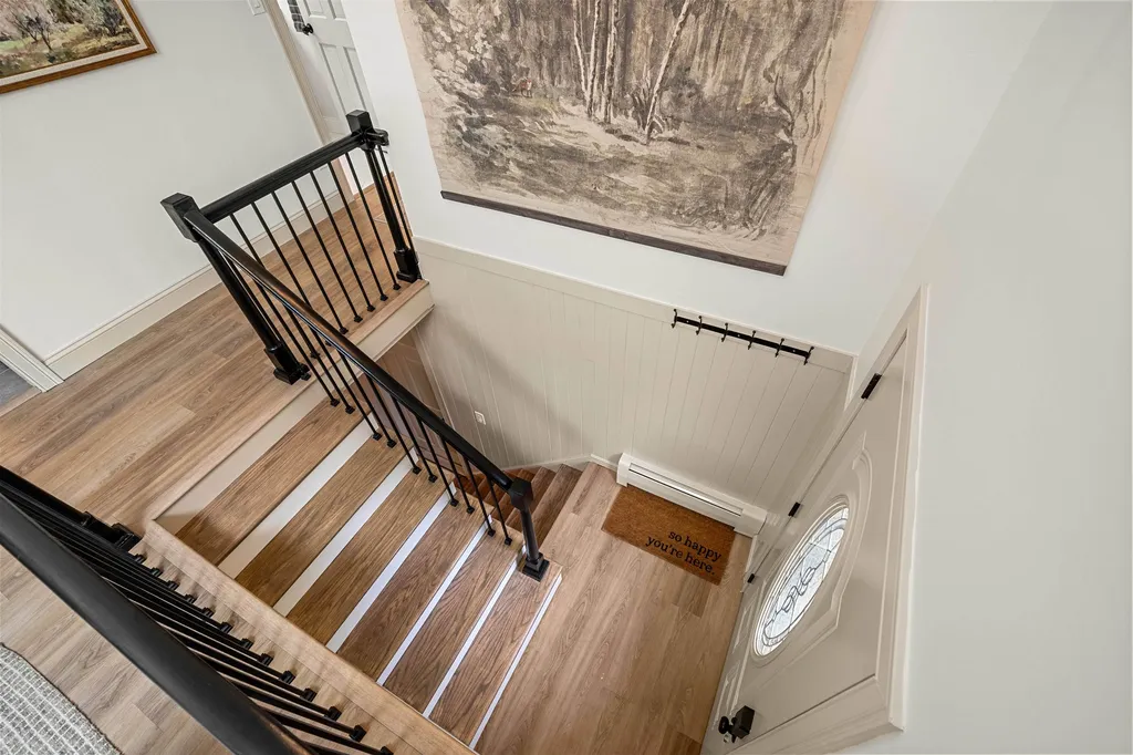 20 Hawkview Road Hudson NH 03051