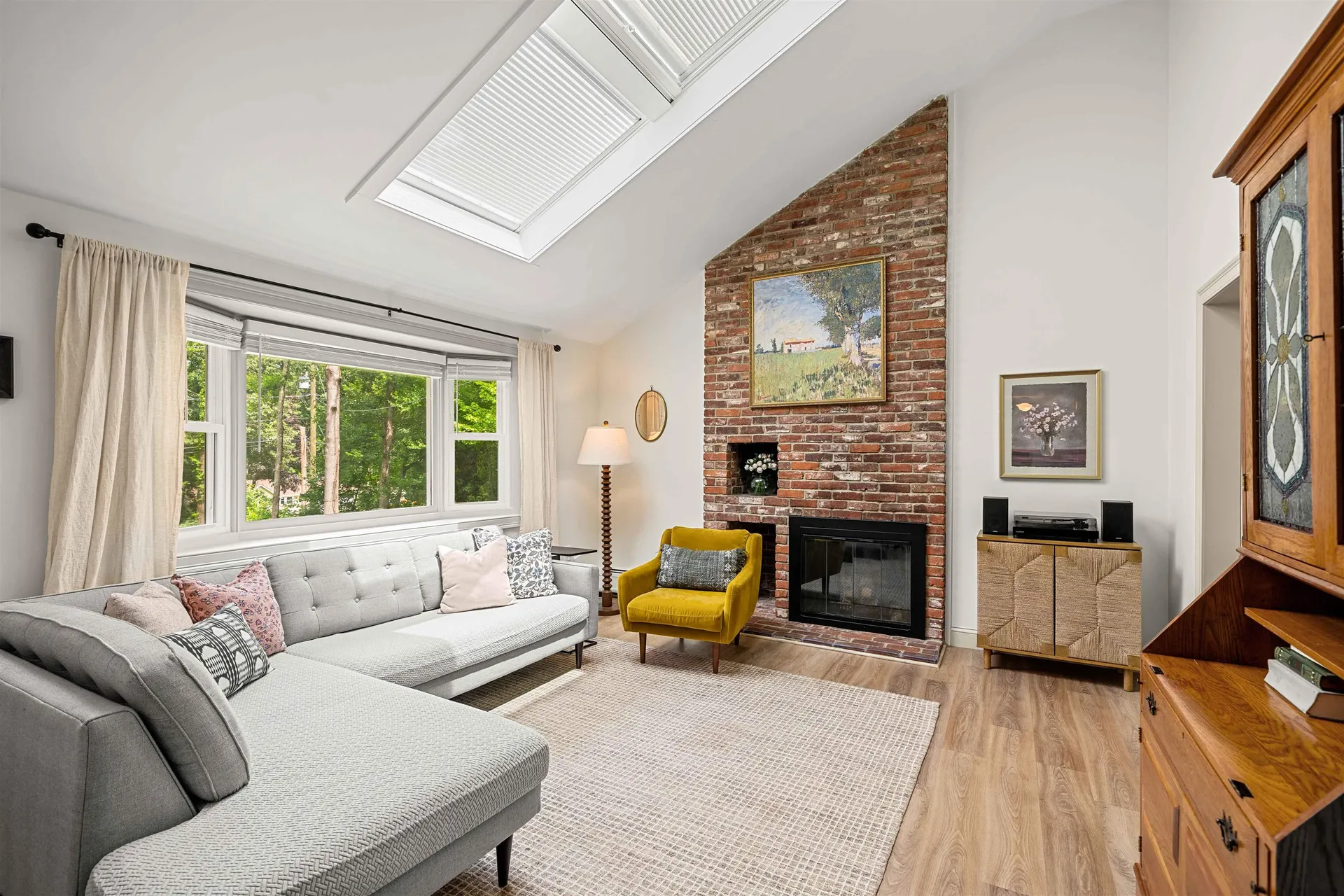 20 Hawkview Road Hudson NH 03051