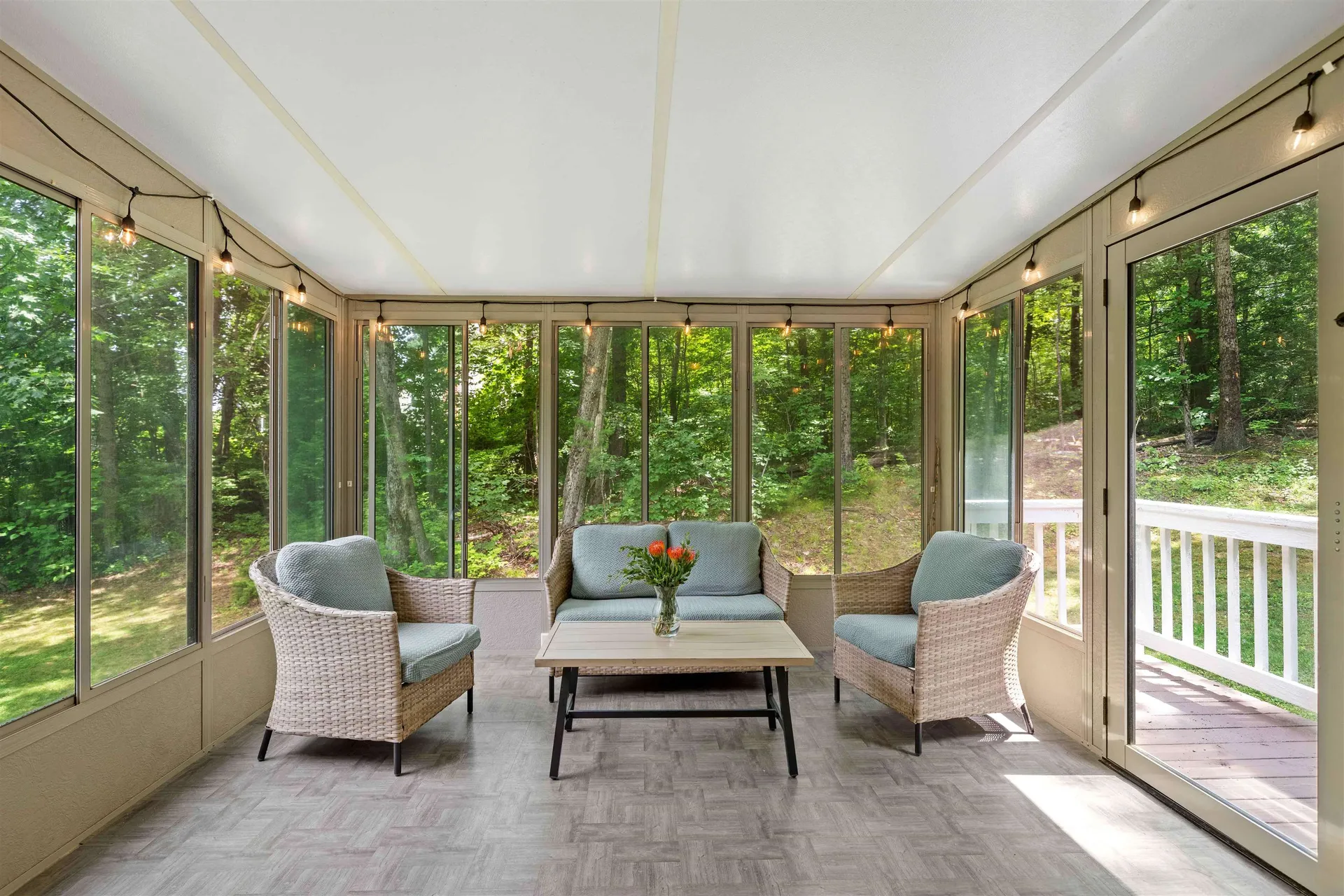 20 Hawkview Road Hudson NH 03051