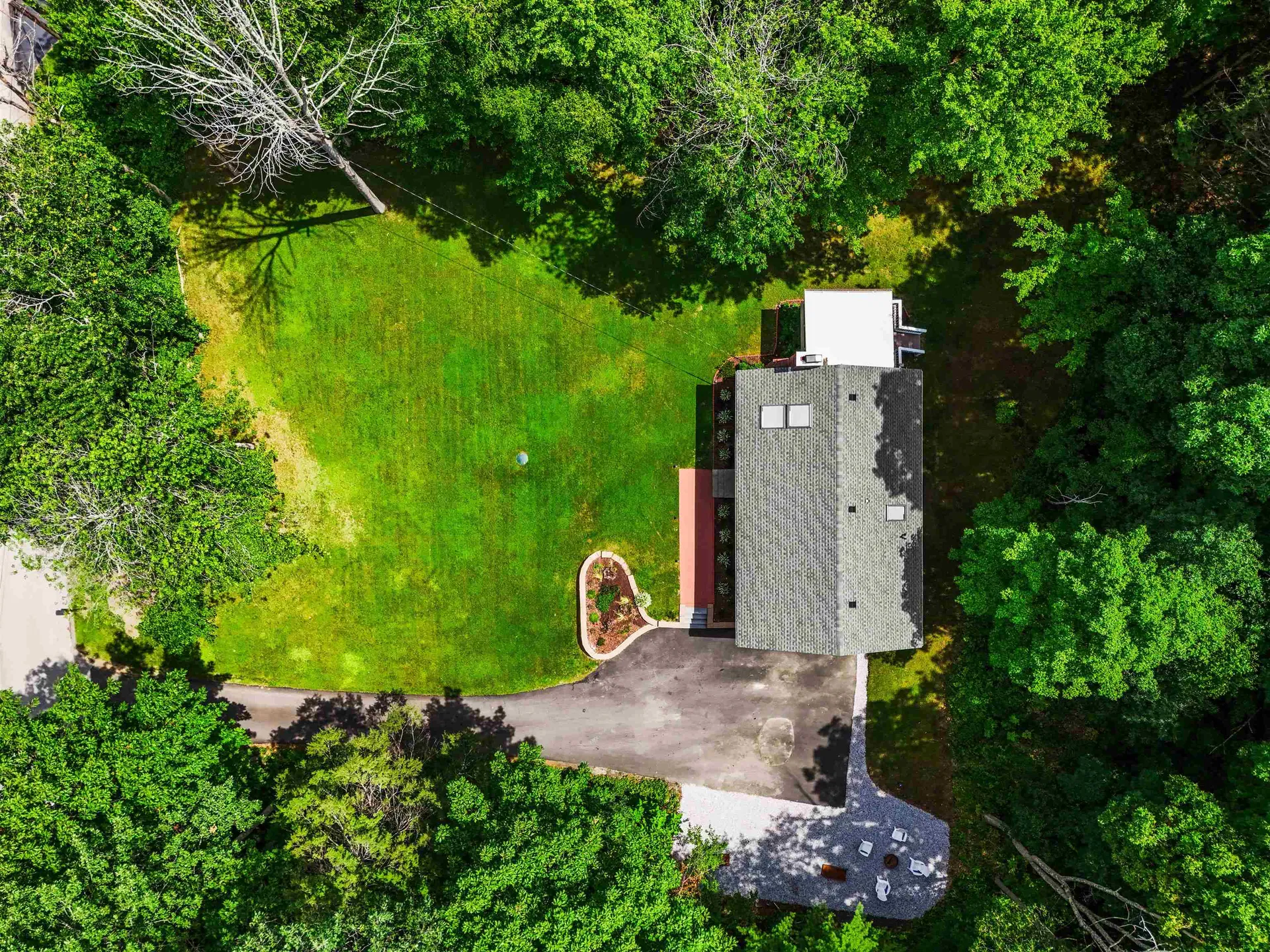 20 Hawkview Road Hudson NH 03051