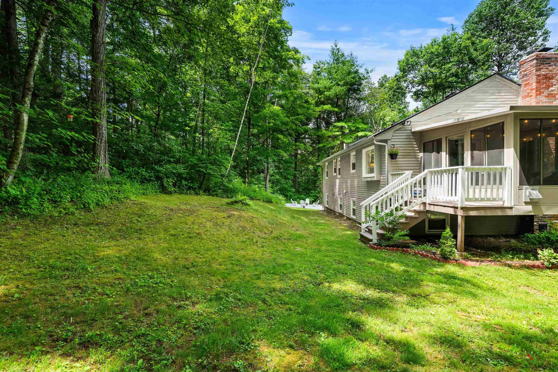 20 Hawkview Road Hudson NH 03051