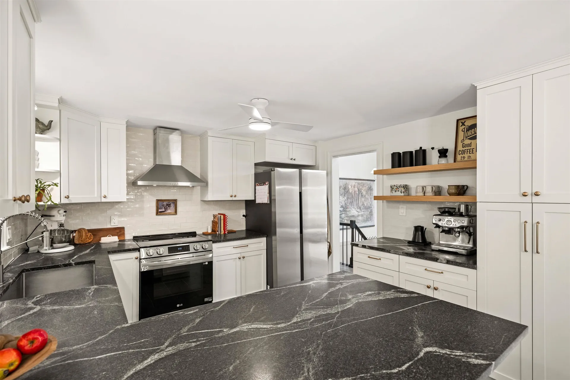 20 Hawkview Road Hudson NH 03051