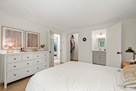 20 Hawkview Road Hudson NH 03051
