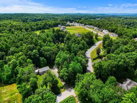 20 Hawkview Road Hudson NH 03051
