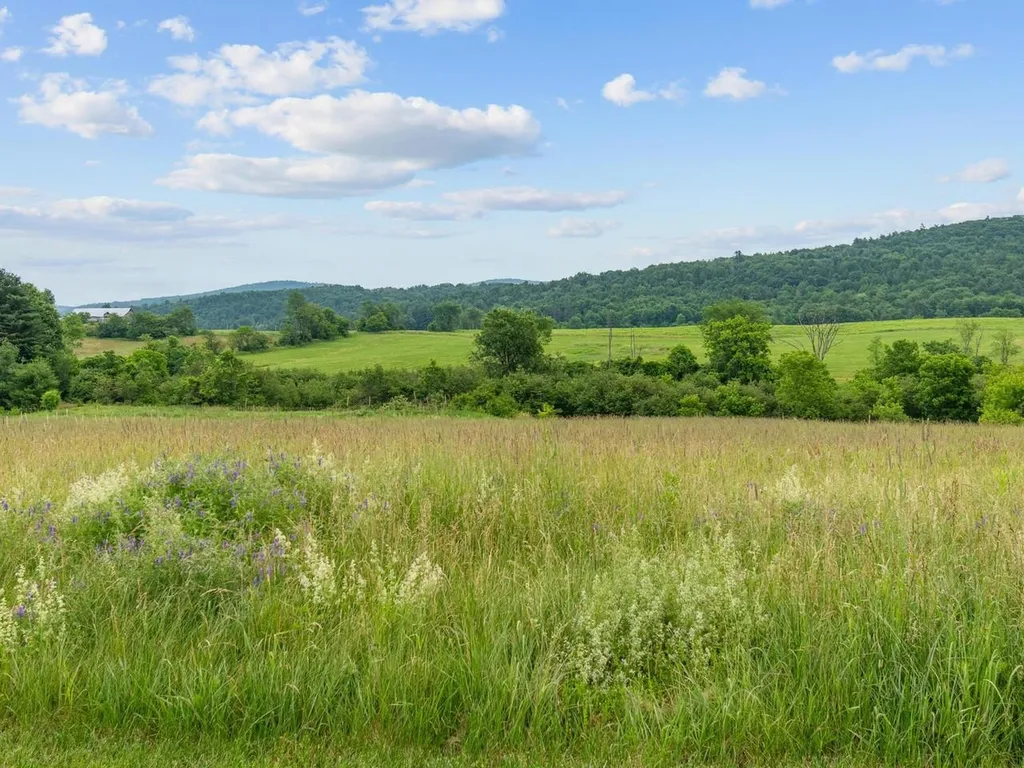 1621 Vt Route 128 Westford VT 05494