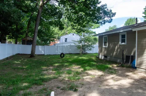 37 Damon Avenue Nashua NH 03064