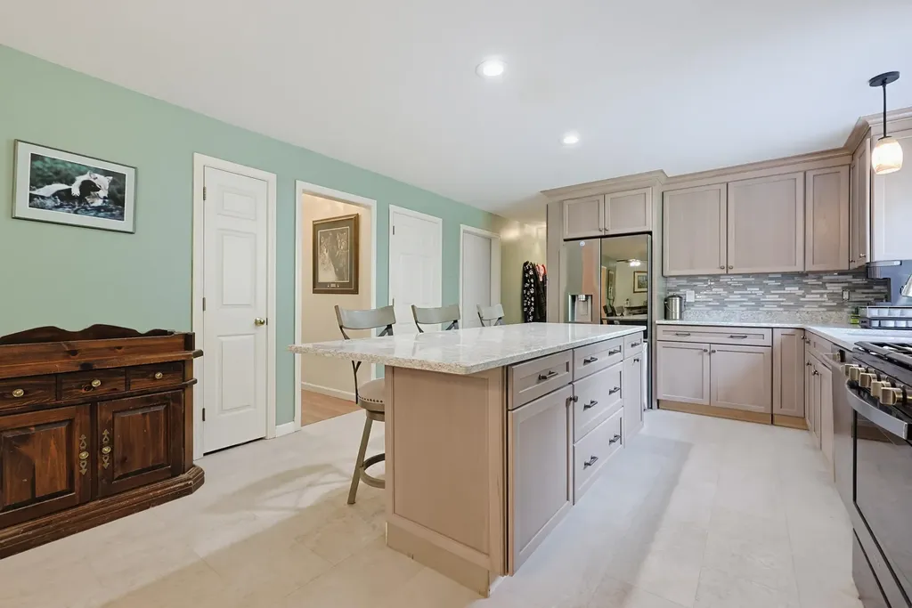 9 Stone Court Milford NH 03055