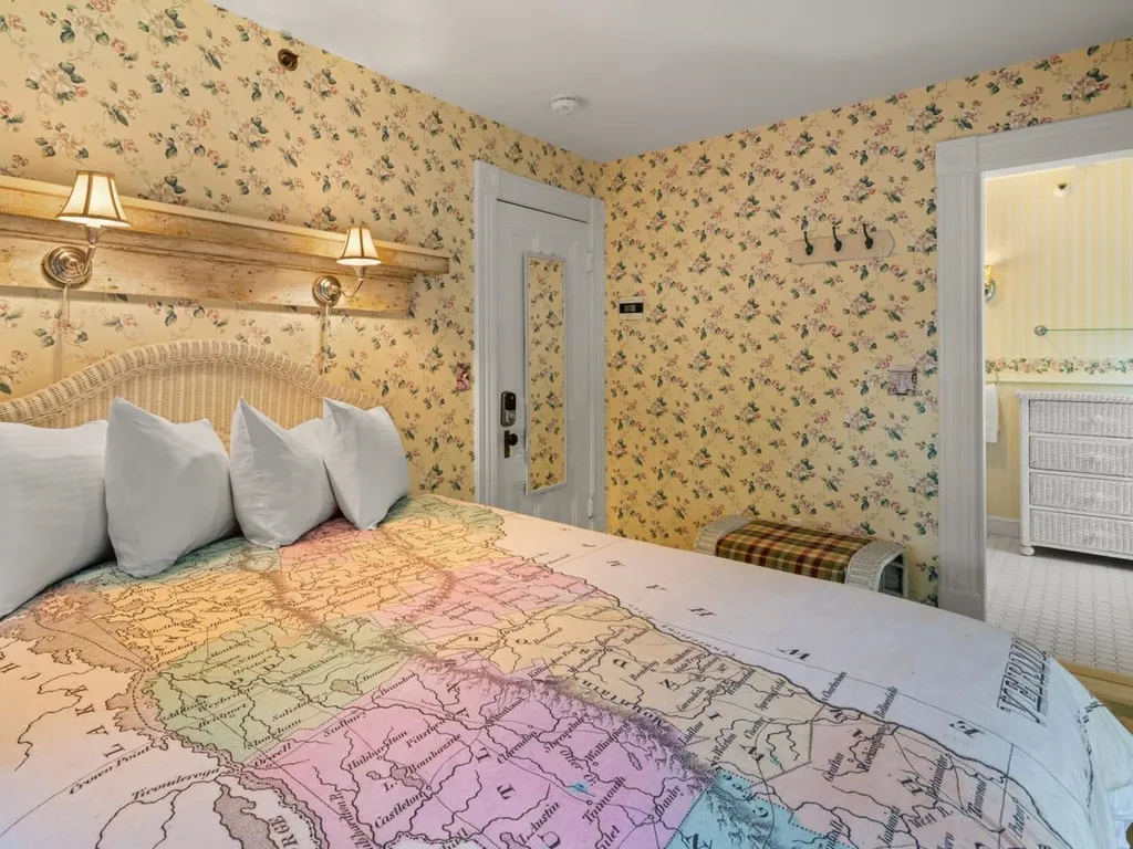 5347 Shelburne Road Shelburne VT 05482