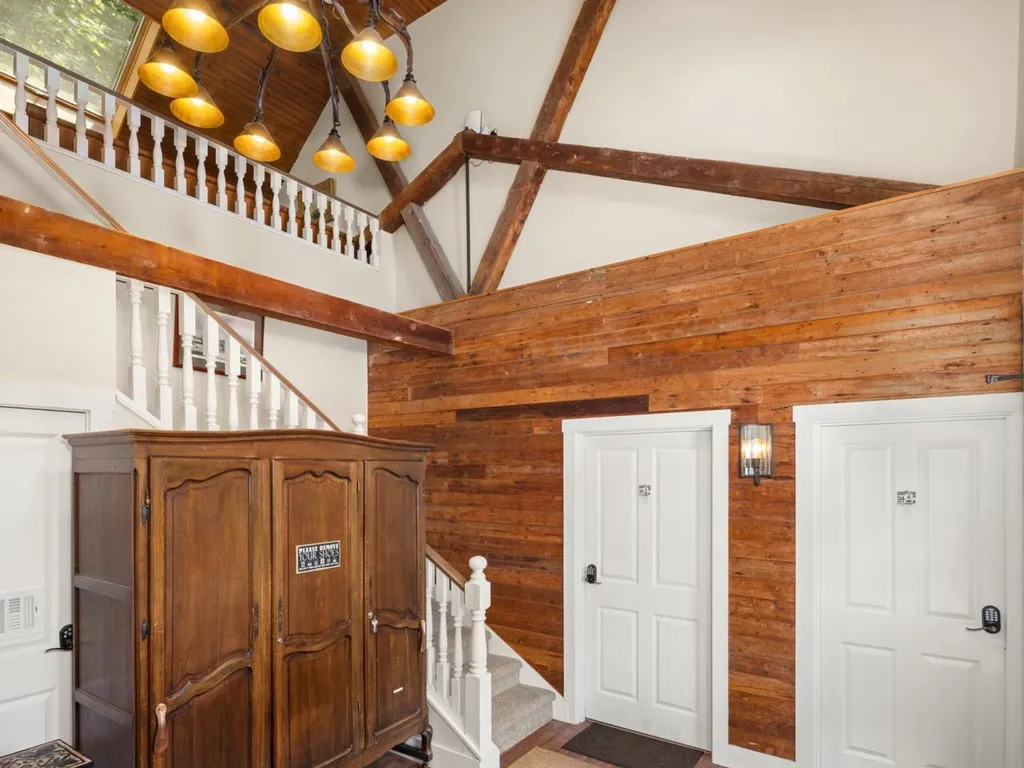 5347 Shelburne Road Shelburne VT 05482