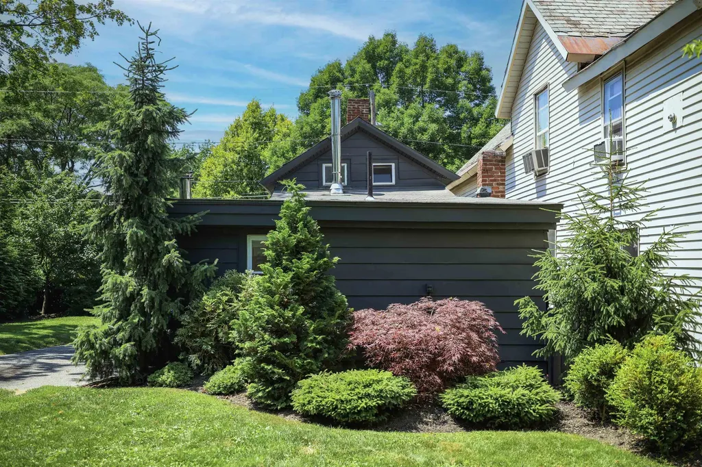 26 Rose Street Burlington VT 05401