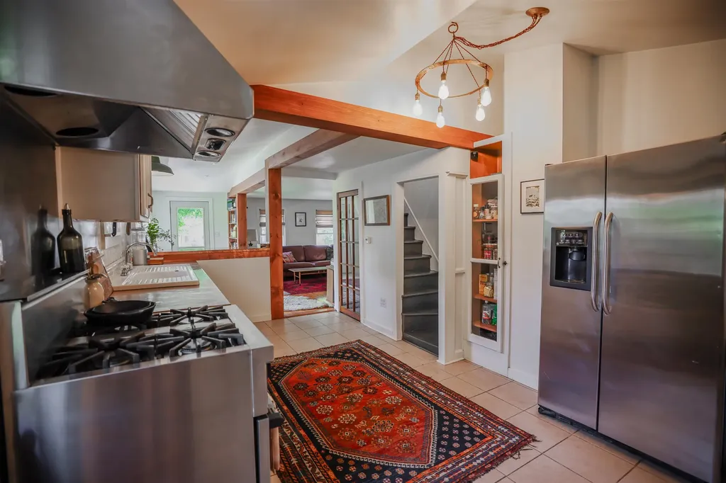 26 Rose Street Burlington VT 05401