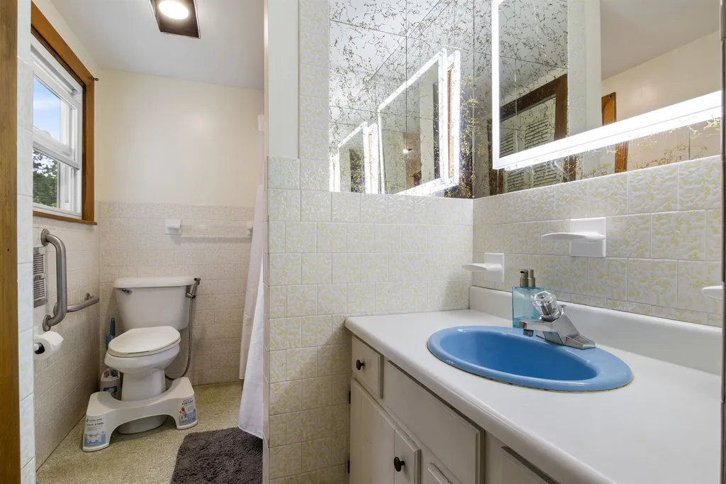 26 Midway Park Somersworth NH 03878-1005