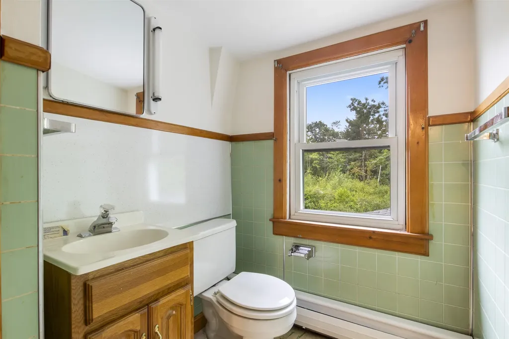 26 Midway Park Somersworth NH 03878-1005