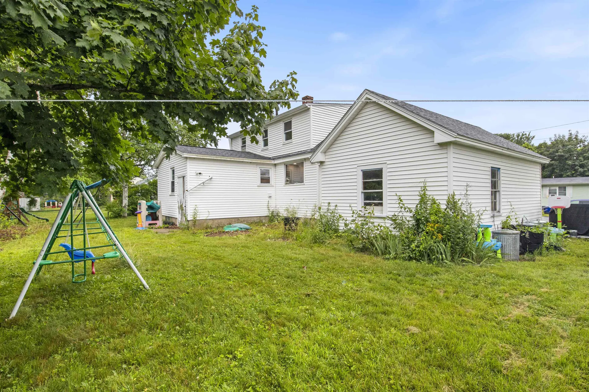 26 Midway Park Somersworth NH 03878-1005