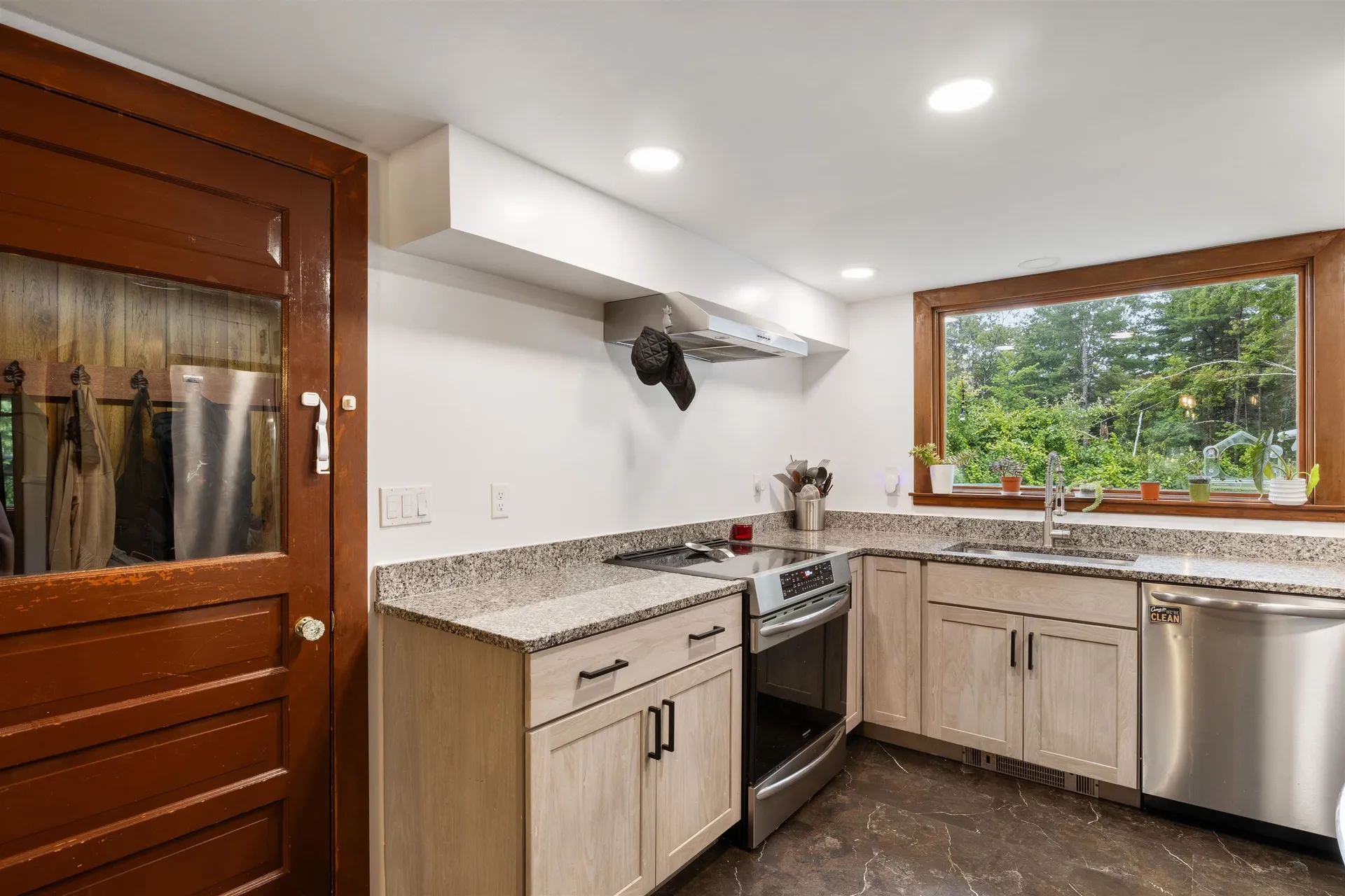 26 Midway Park Somersworth NH 03878-1005