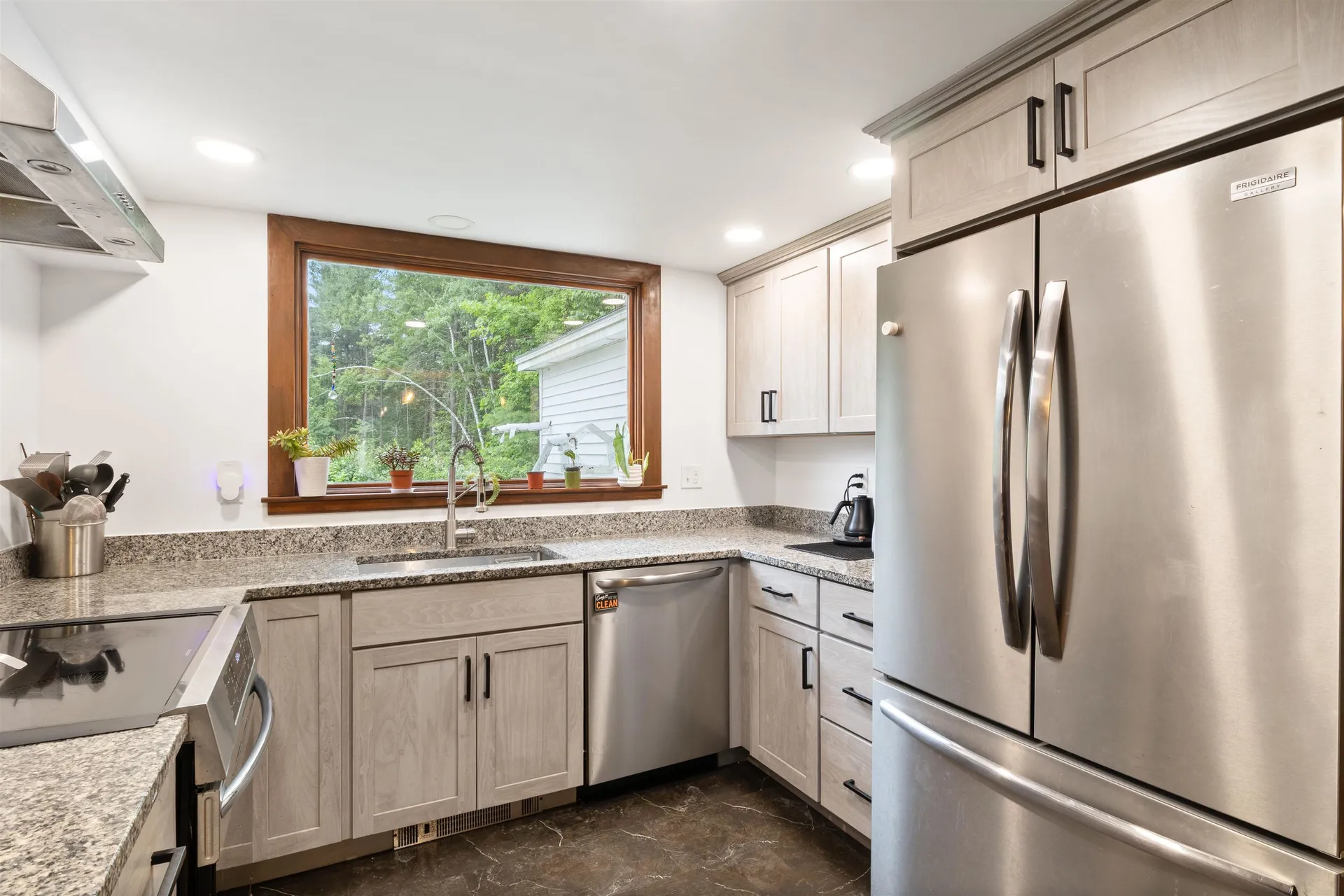 26 Midway Park Somersworth NH 03878-1005