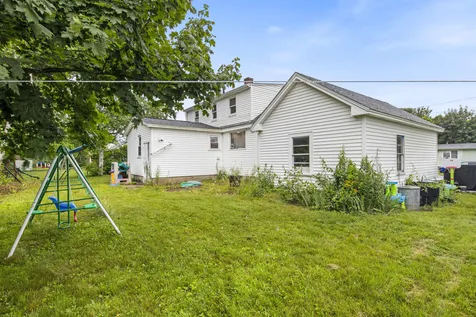 26 Midway Park Somersworth NH 03878-1005