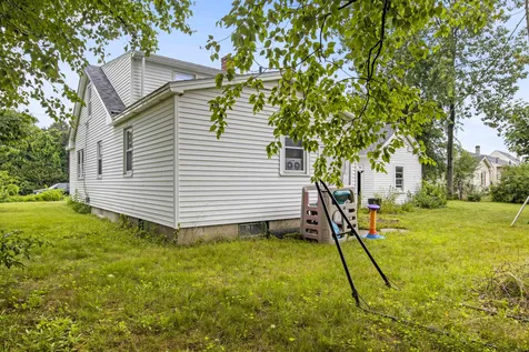 26 Midway Park Somersworth NH 03878-1005