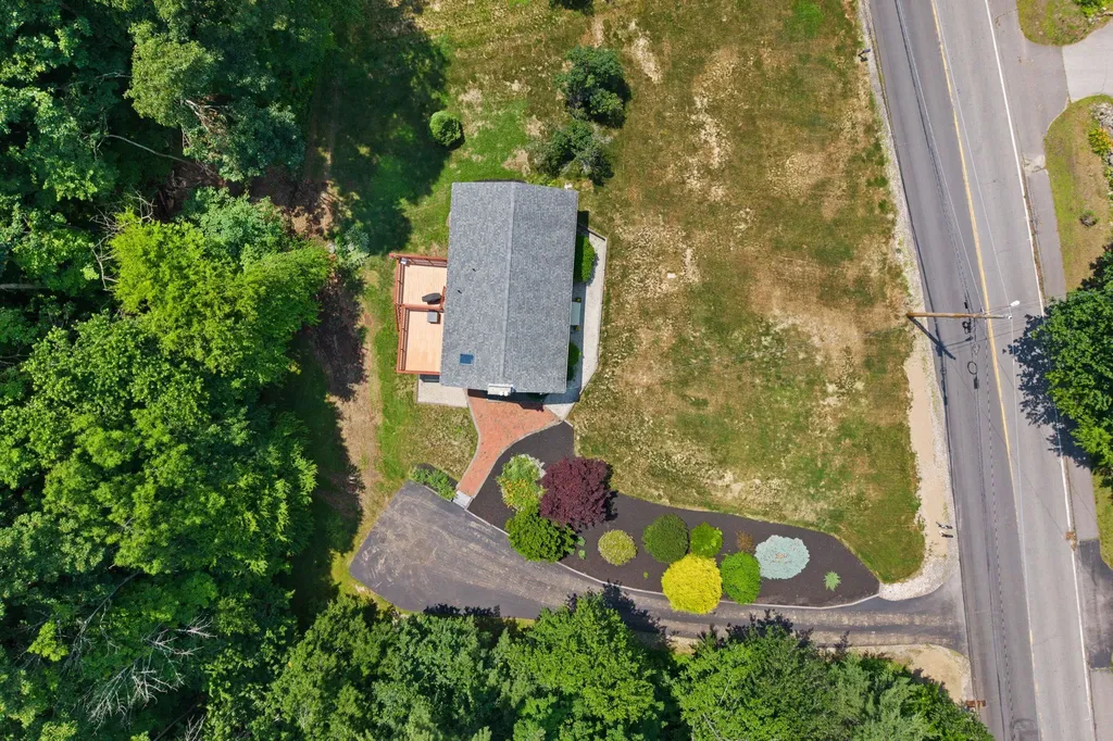 77 Tsienneto Road Derry NH 03038