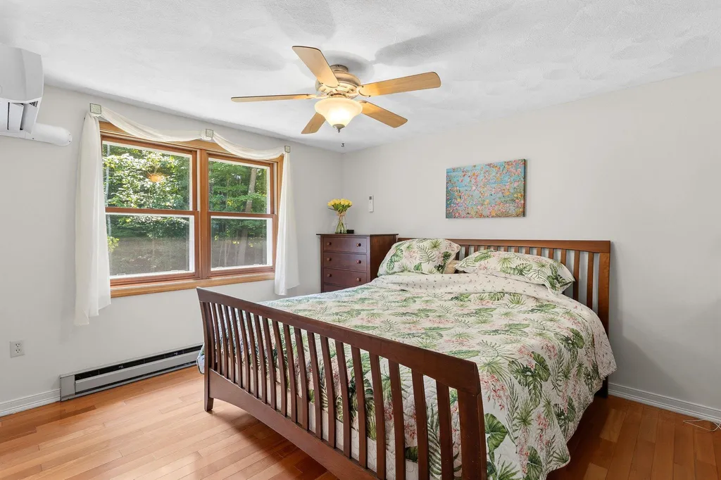 77 Tsienneto Road Derry NH 03038