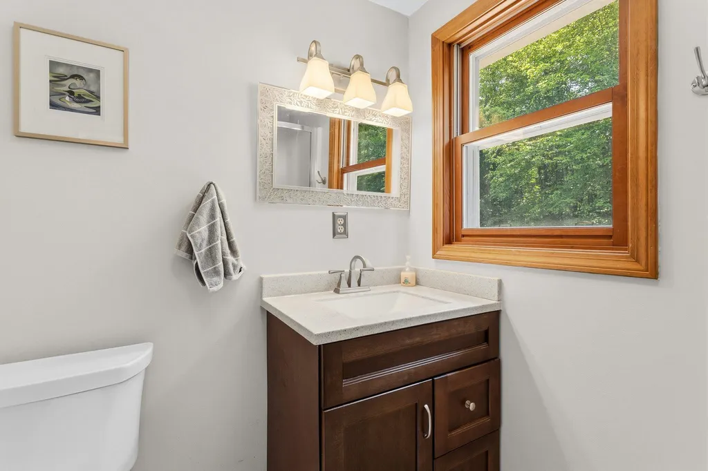 77 Tsienneto Road Derry NH 03038