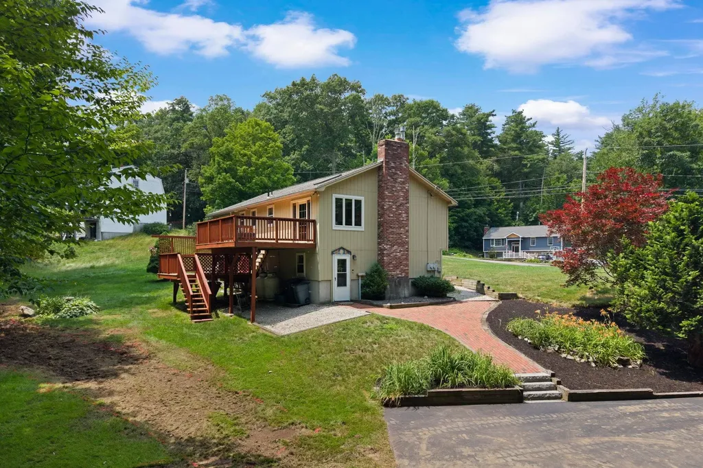 77 Tsienneto Road Derry NH 03038