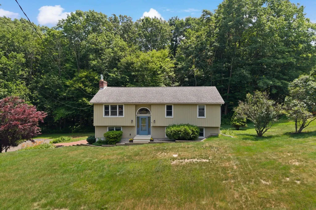 77 Tsienneto Road Derry NH 03038