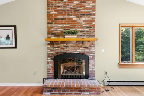 77 Tsienneto Road Derry NH 03038