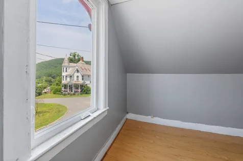 8 Oak Hill Street Haverhill NH 03785