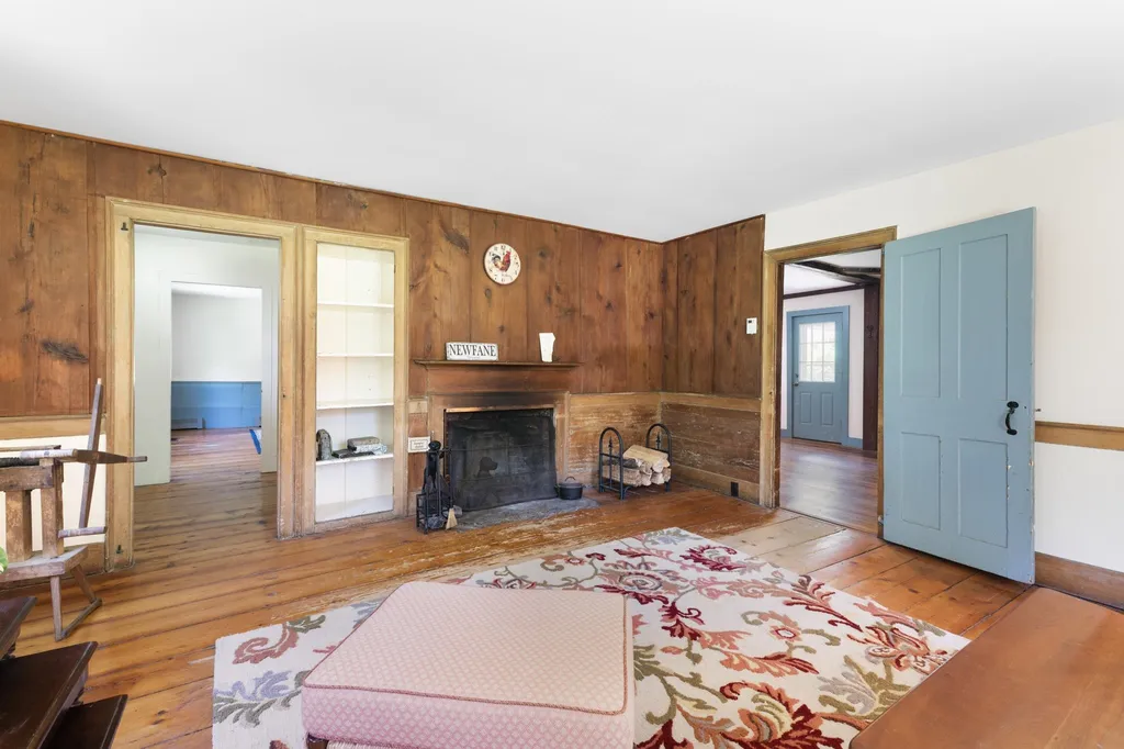 85 Brown's Road Newfane VT 05345