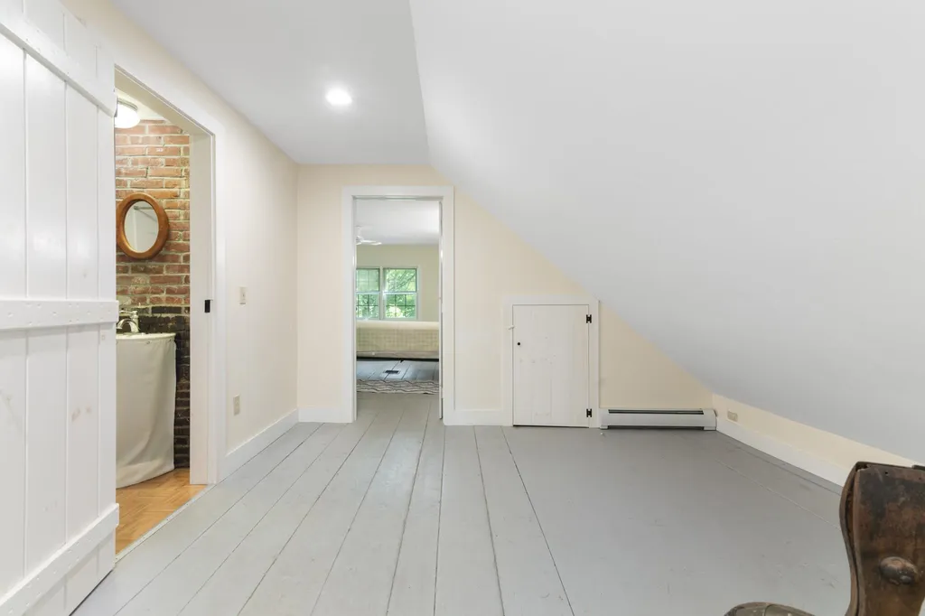 85 Brown's Road Newfane VT 05345