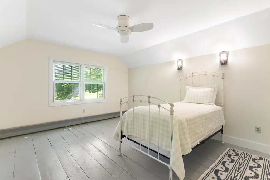 85 Brown's Road Newfane VT 05345