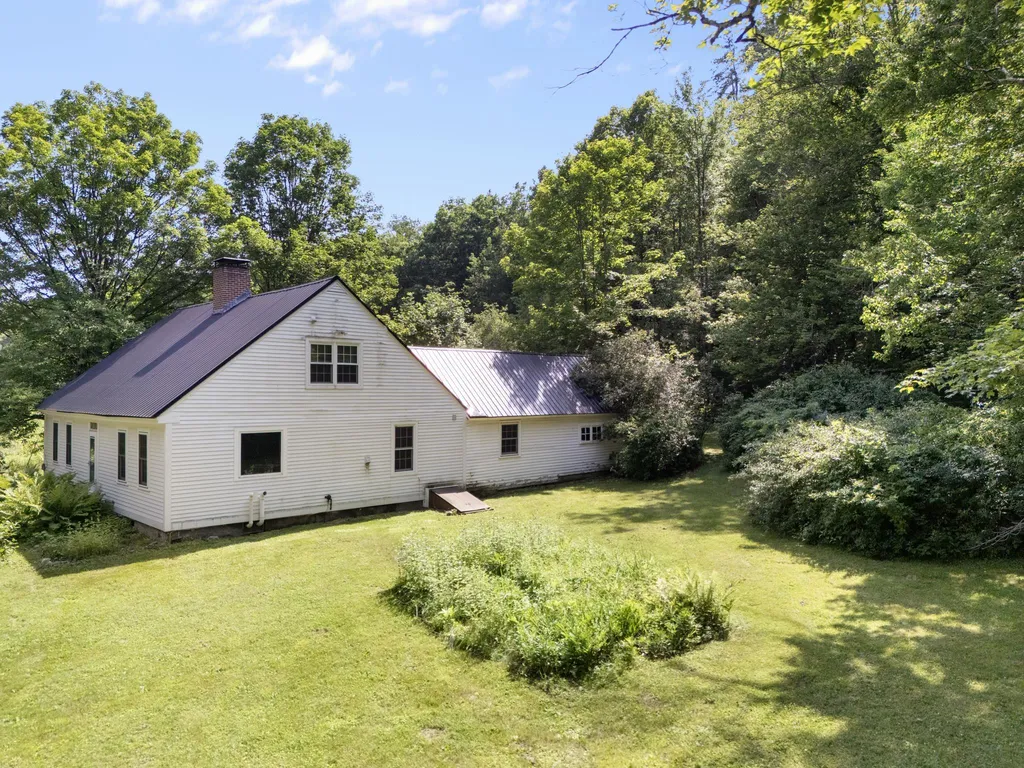 85 Brown's Road Newfane VT 05345
