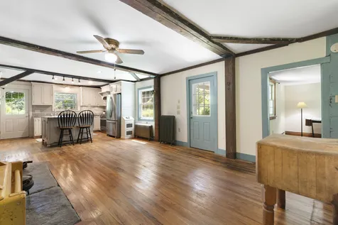 85 Brown's Road Newfane VT 05345