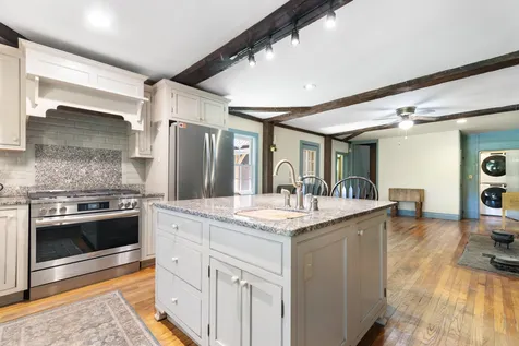 85 Brown's Road Newfane VT 05345