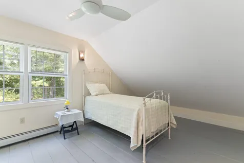 85 Brown's Road Newfane VT 05345