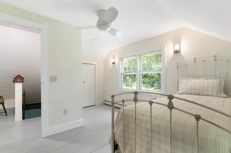 85 Brown's Road Newfane VT 05345
