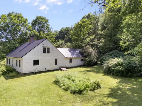 85 Brown's Road Newfane VT 05345