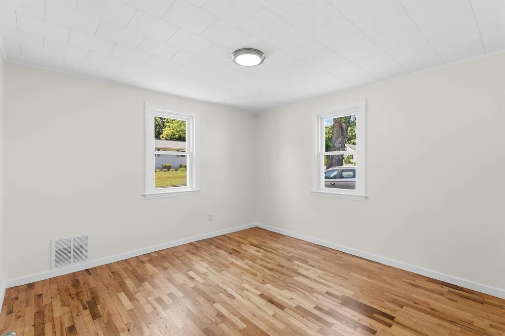 87 Saint Marie Street Manchester NH 03102
