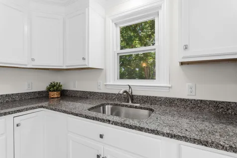 87 Saint Marie Street Manchester NH 03102
